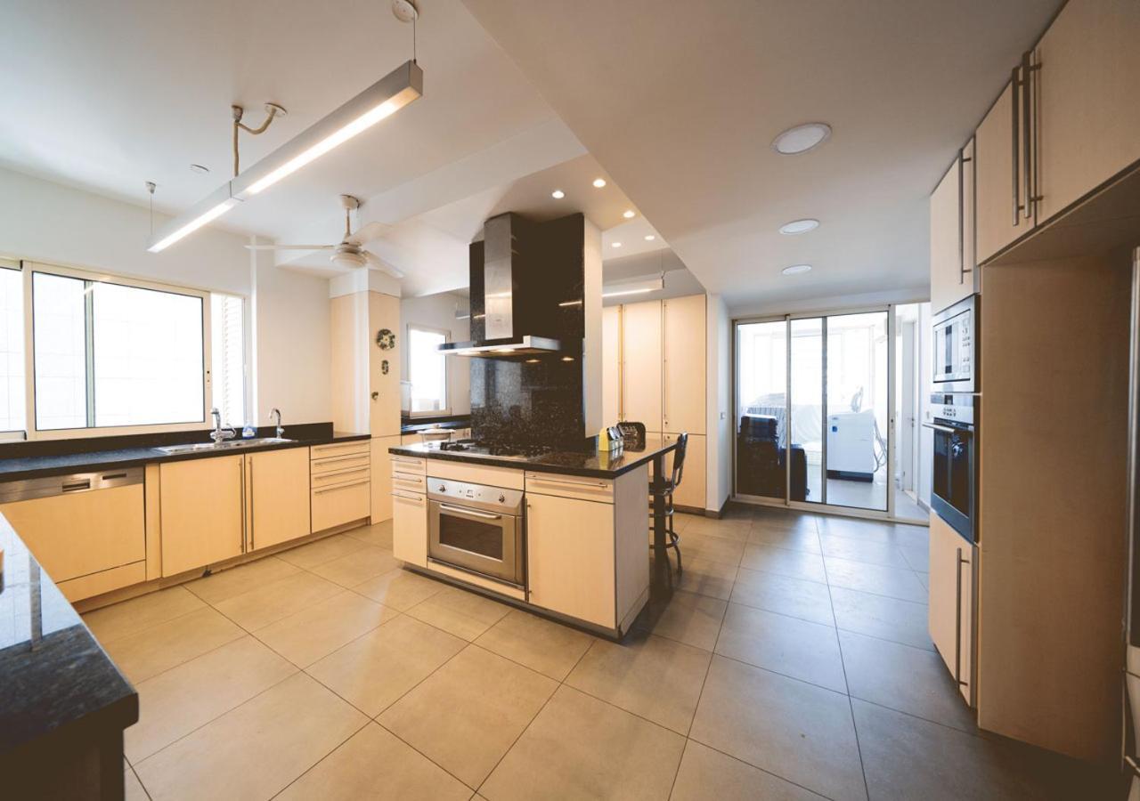 Stunning With Seaview In The Heart Of Apartment *