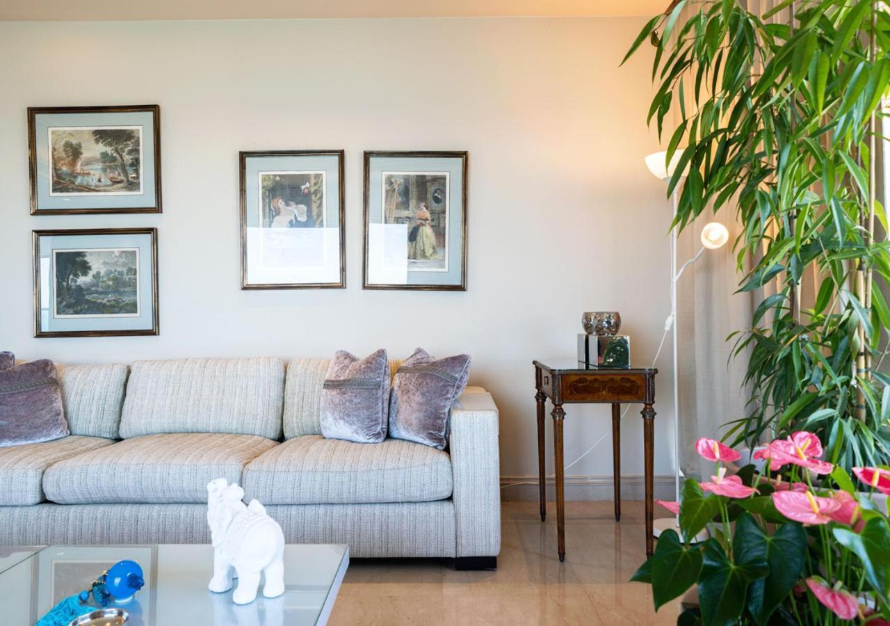 Apartment Stunning With Seaview In The Heart Of